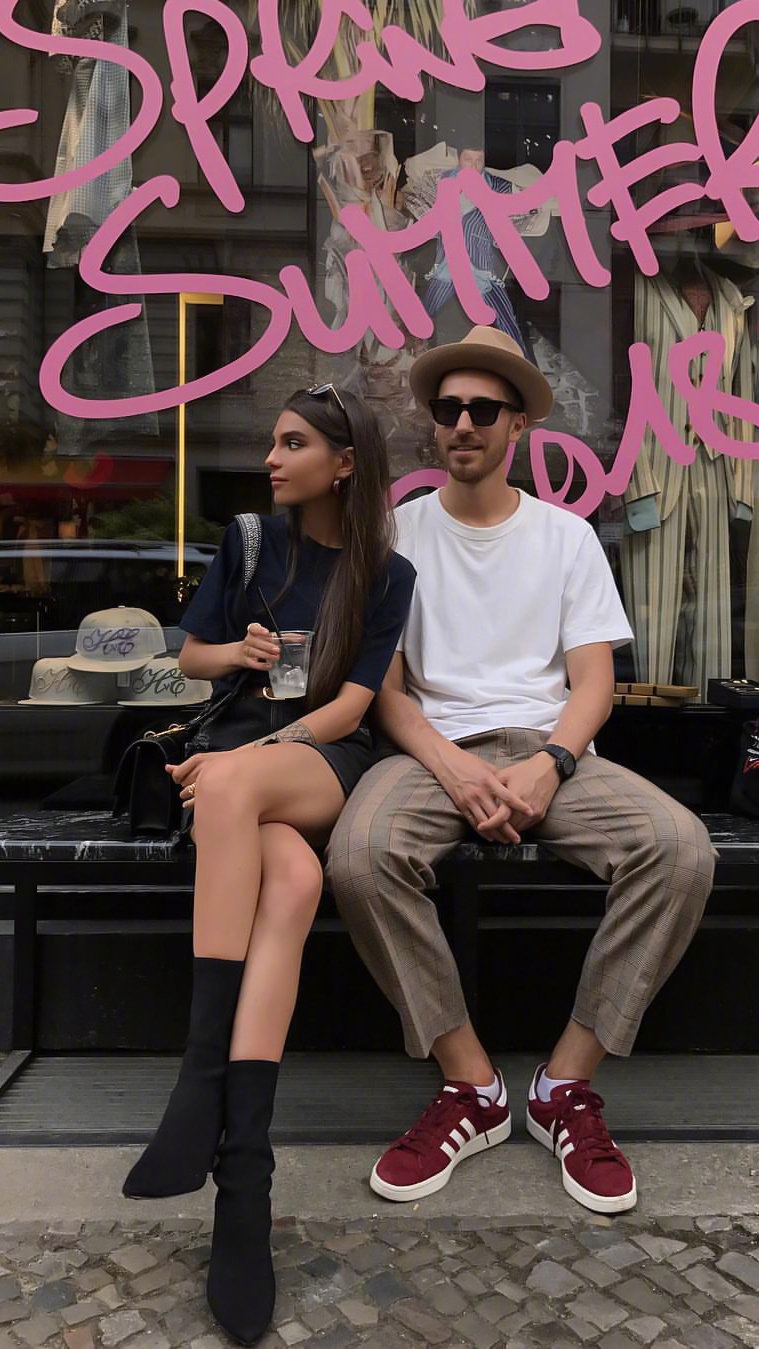 街拍情侣穿搭秀恩爱,情侣街拍秀恩爱穿搭