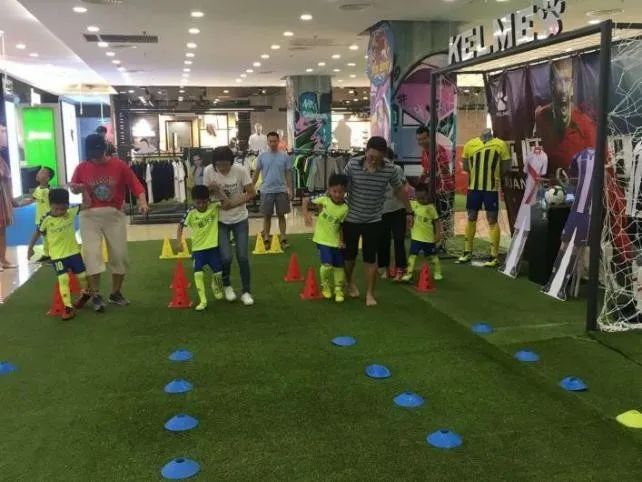 那小子也许会迟到,决不会缺席!「内附儿童节福利」