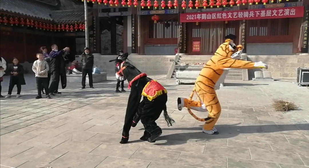 海拔500多米高山,500多米高山出现罕见一幕