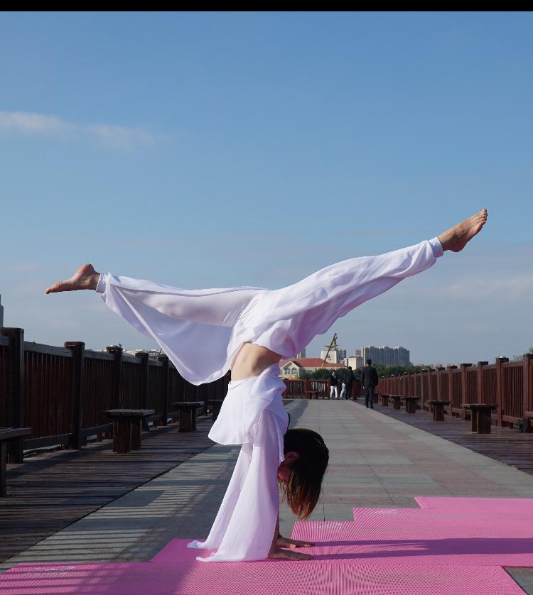 瑜伽和赚钱两不误,瑜伽是值得坚持做的吗