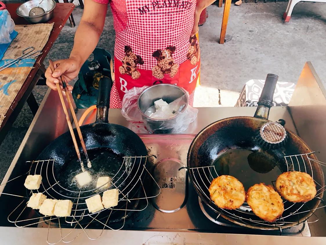 听戏享受这悠闲时光,听戏喝酒自在逍遥