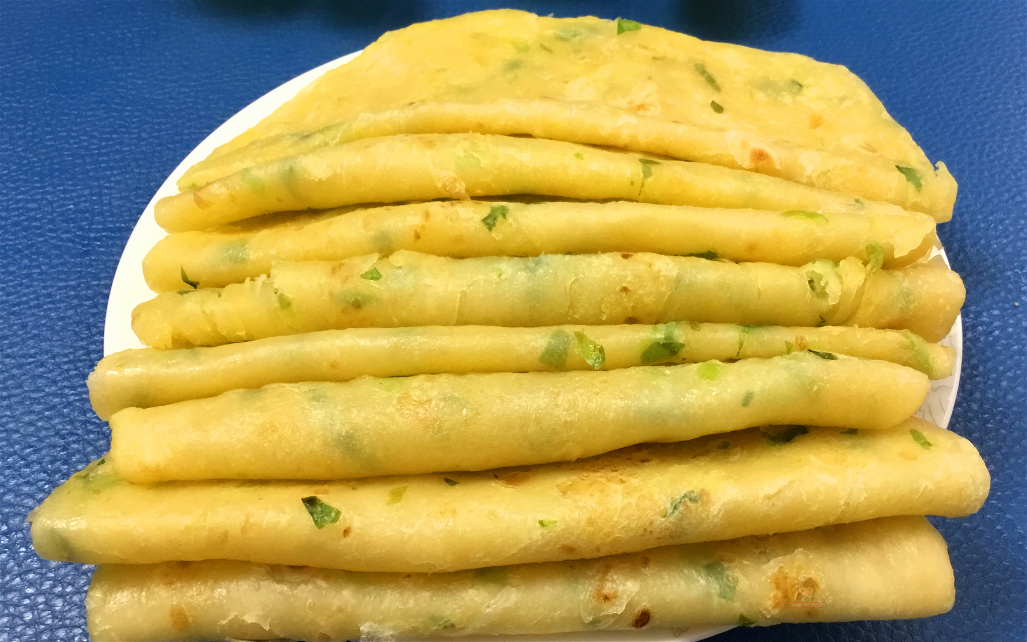 千层饼怎么做酥脆松软有层次,千层饼的家常做法又软又酥