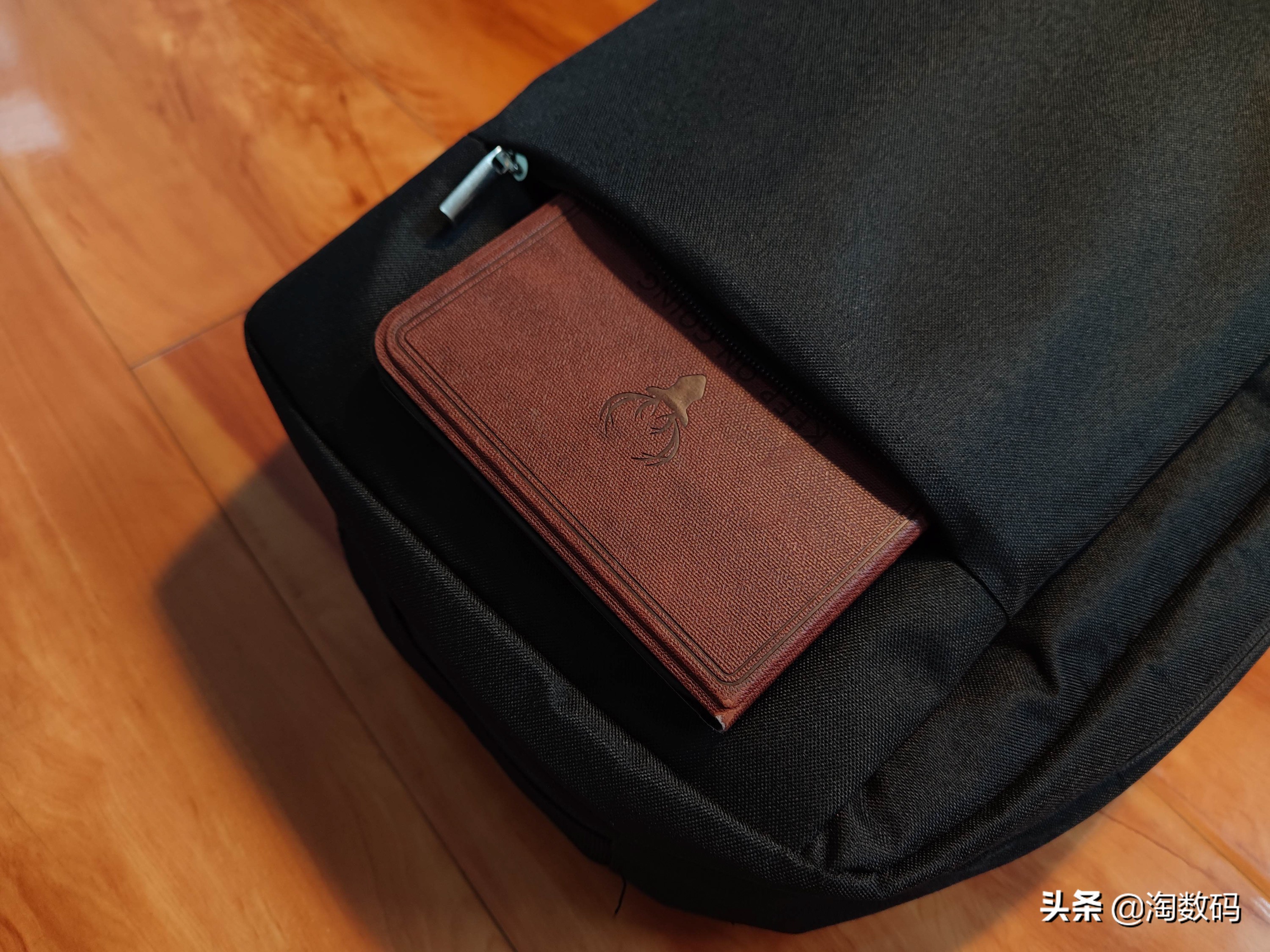 9块9双肩包装载力天花板?廉价国货通勤背包实用性检测+晒单简评