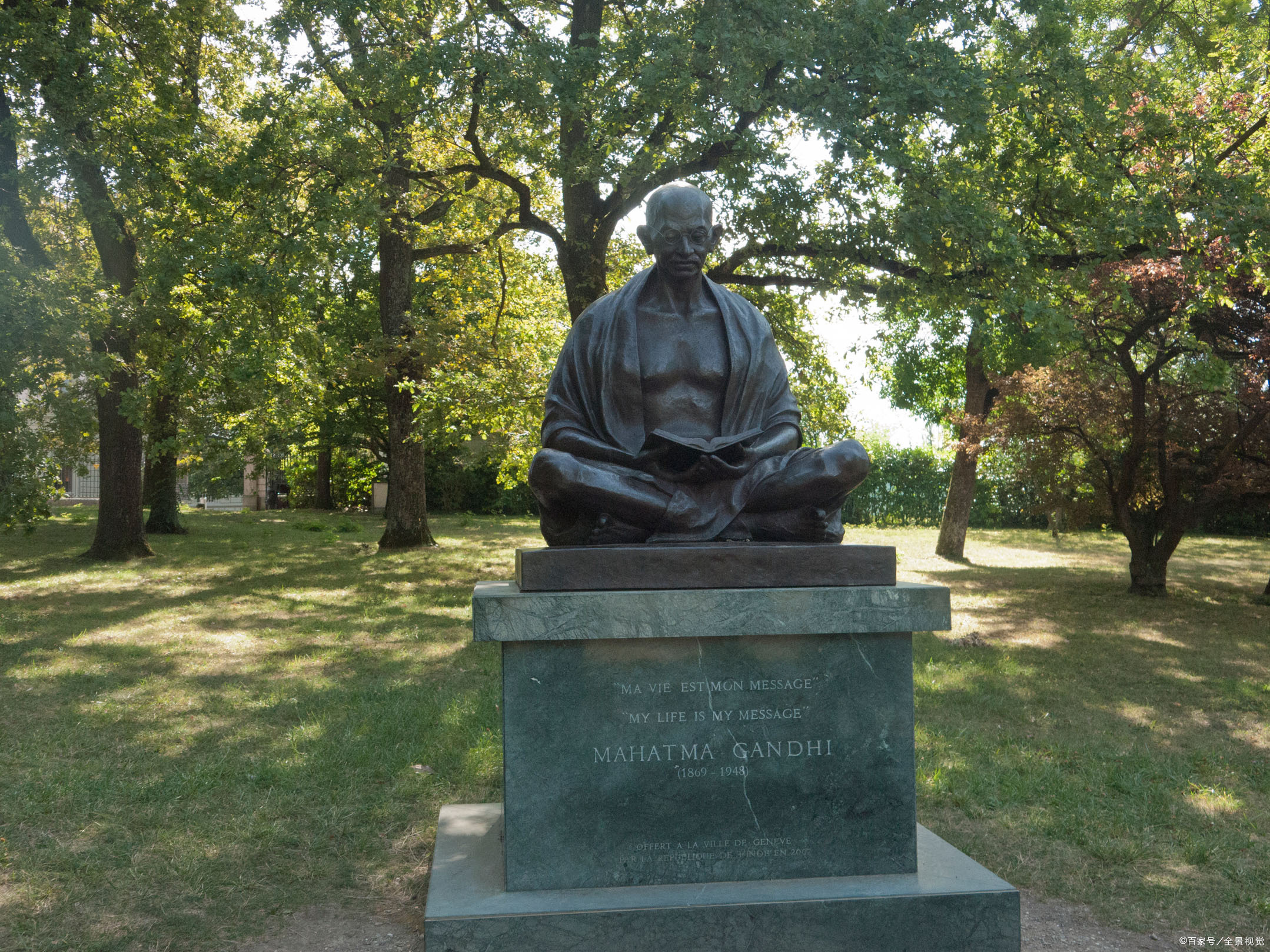 圣雄甘地在印度的地位,圣雄甘地被称为印度国父的原因