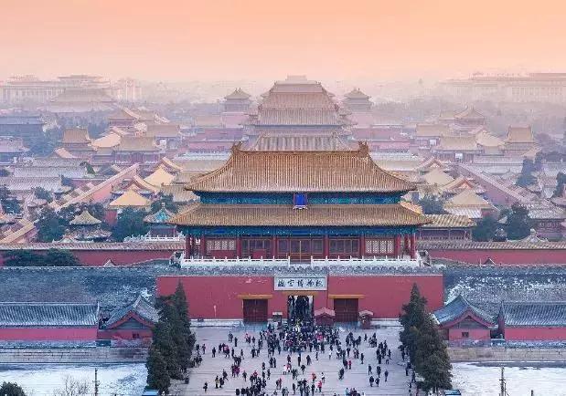 喜欢紫色的女人是不是男朋友多呀,一个喜欢紫色的女孩