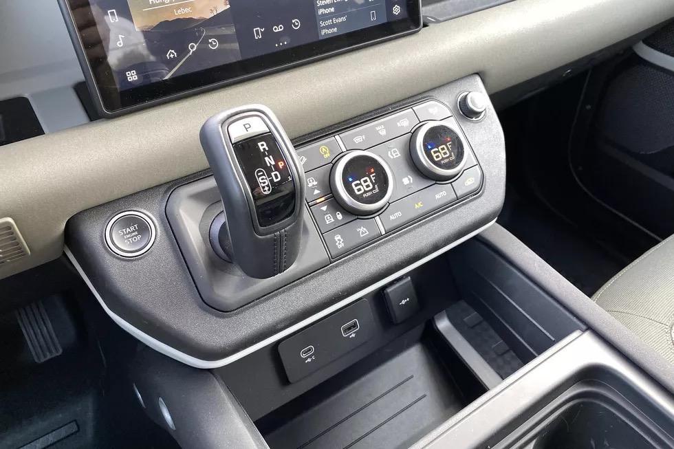 2023款路虎卫士110p400x驾驶感受,2024款路虎卫士110版测评