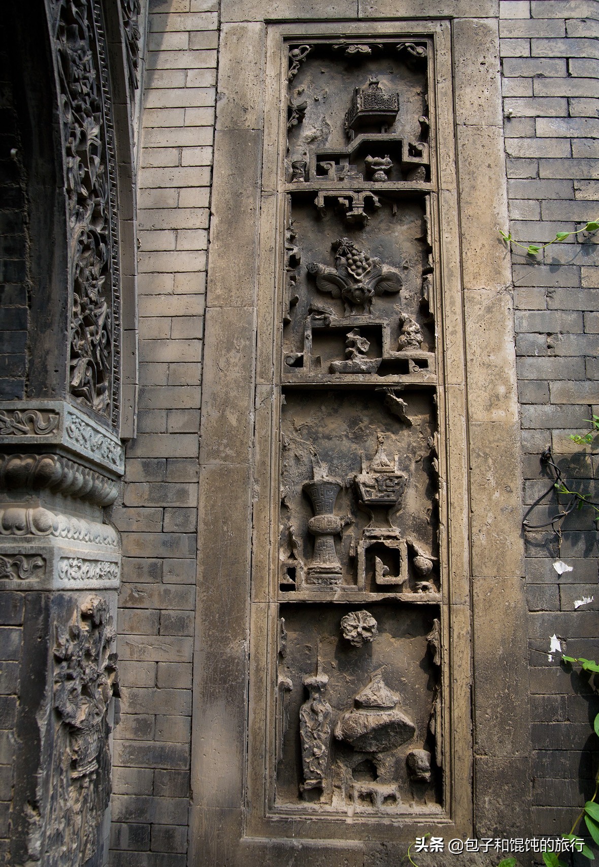 闅愯棌鍦ㄨ儭鍚岄噷鐨勫洓鍚堥櫌,闅愯棌鍦ㄥ洓鍚堥櫌閲岀殑绮鹃洉鎷遍棬