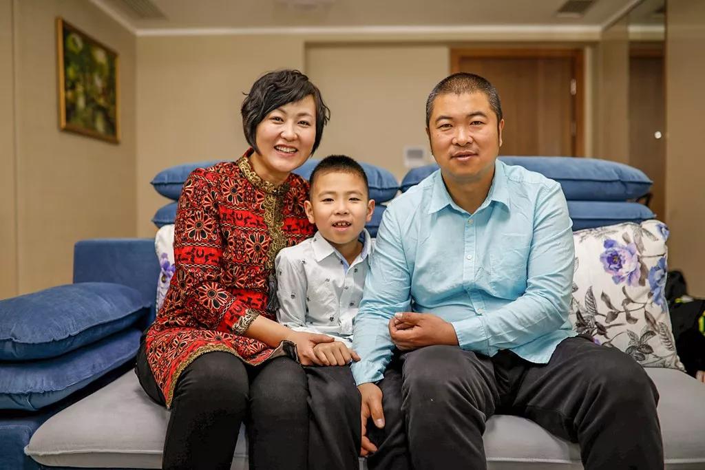 横向新春全家福照片模板直接套用,2022年新春全家福拍摄方案