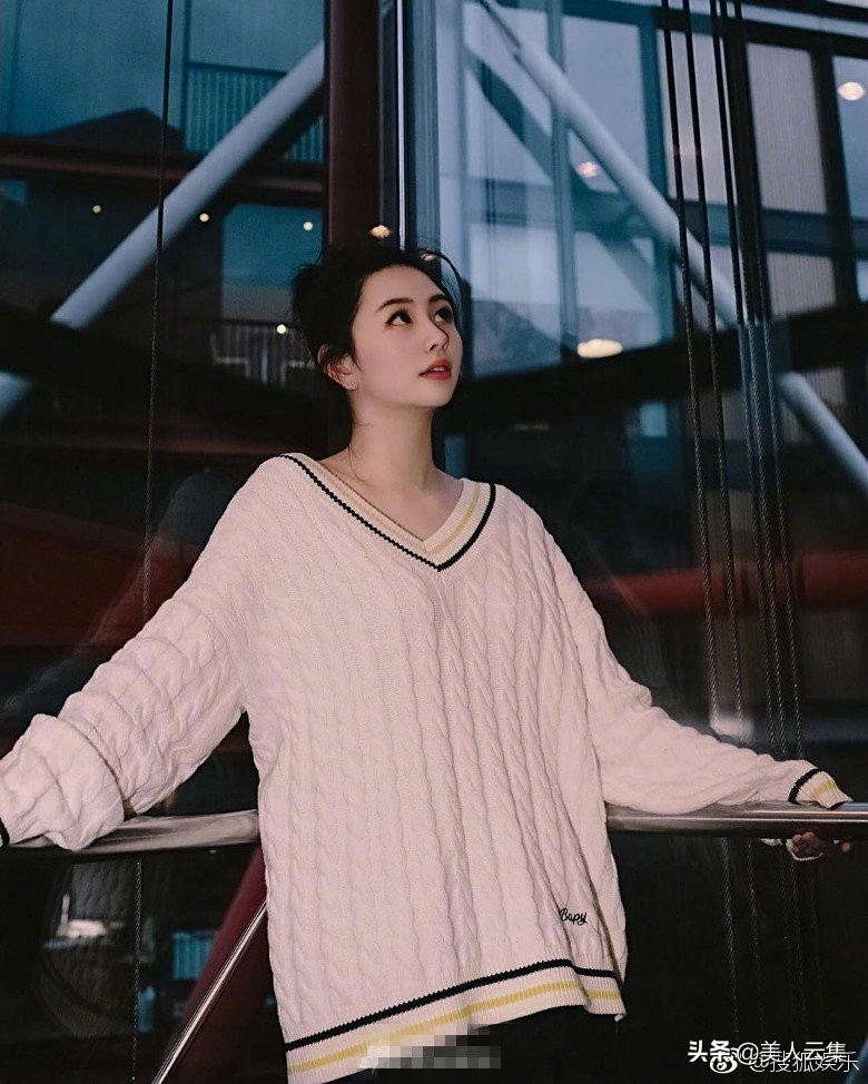 “性感*星艳**”邱淑贞：媚而不俗，娇艳欲滴，活在无数少男的*梦春**里