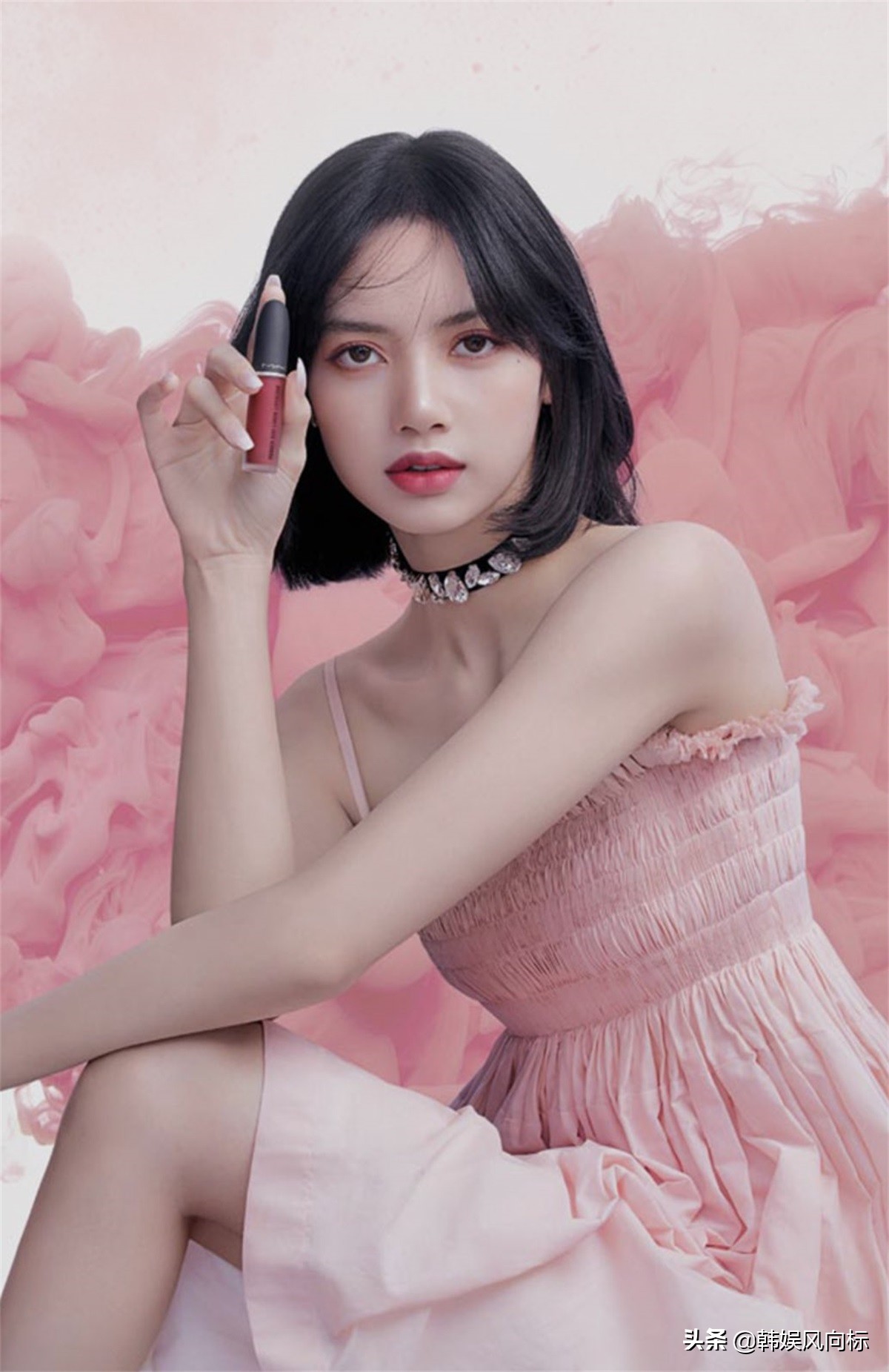 BLACKPINKLisa的这身宝格丽服装，需要花费多少钱？