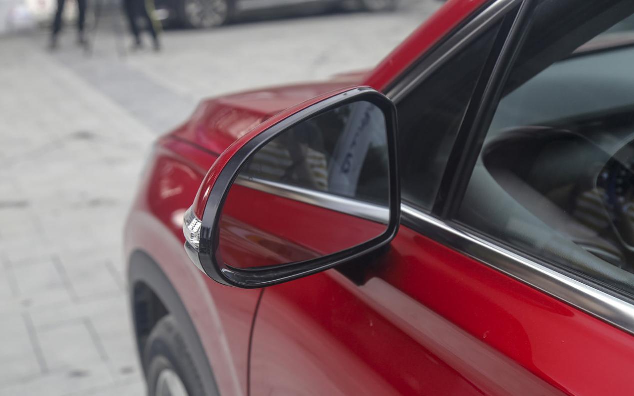 新款现代胜达实车很有霸气感,颜值高空间大省油七座suv