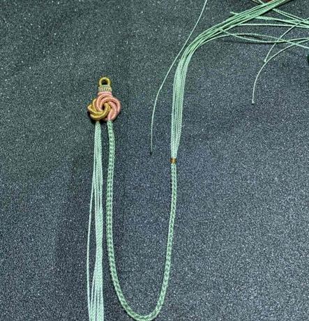 一根绳子编玉简单,用绳编玉石