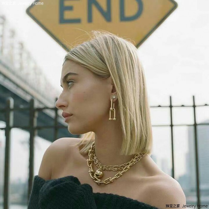 这样的大金链子,我竟然一点儿不觉得土……