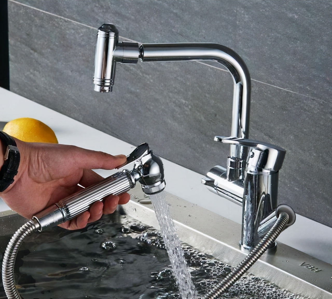 日本的浴室人性化,日本卫浴细节