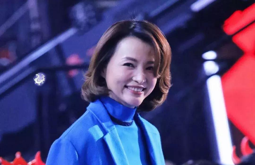 人生娱乐,童年董卿