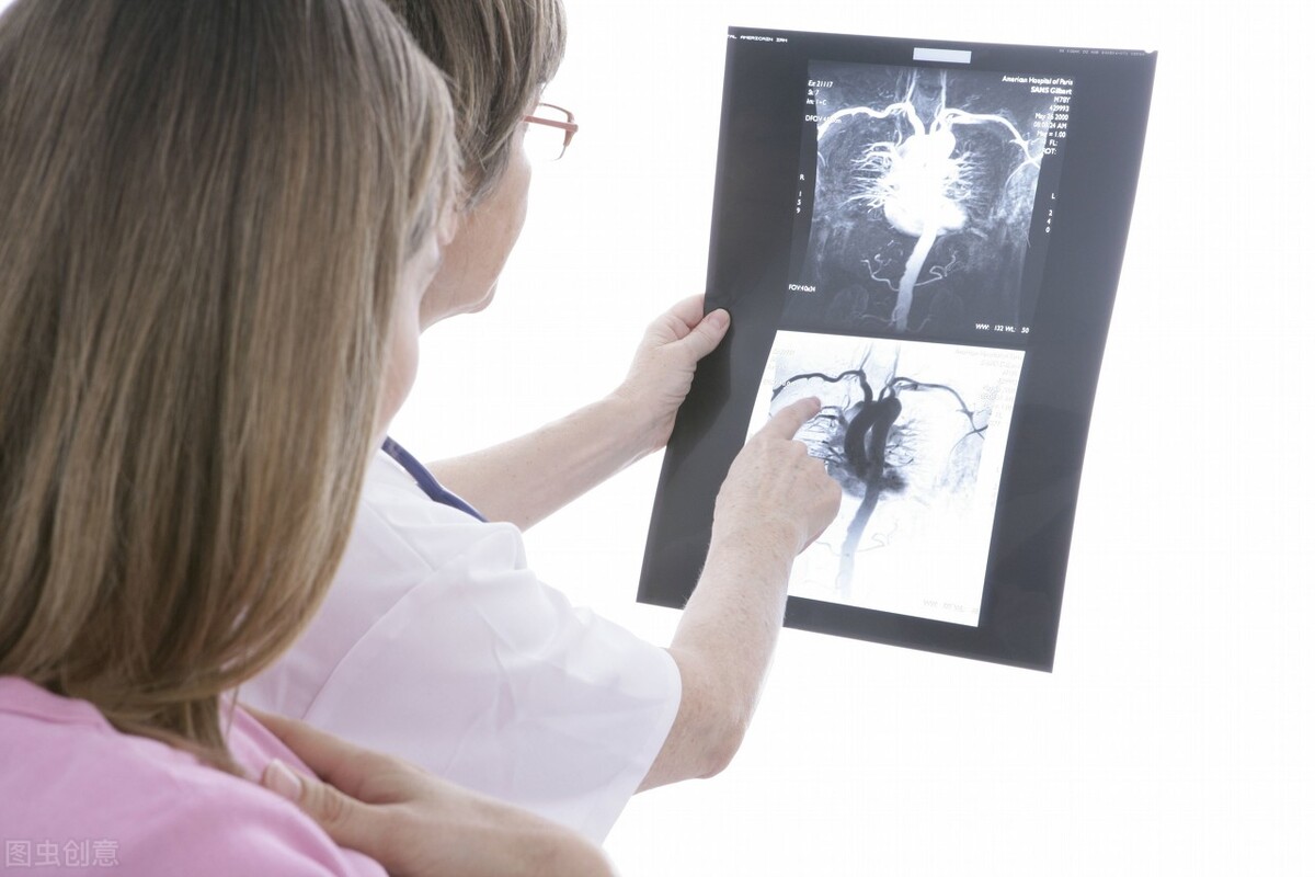 每年54.4万人心脏猝死，平均每分钟1例。三甲心内医生教你急救