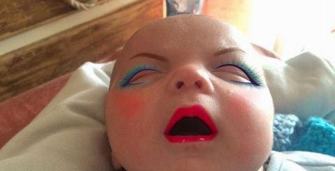 丑娃出生,丑娃出生日期被嫌弃