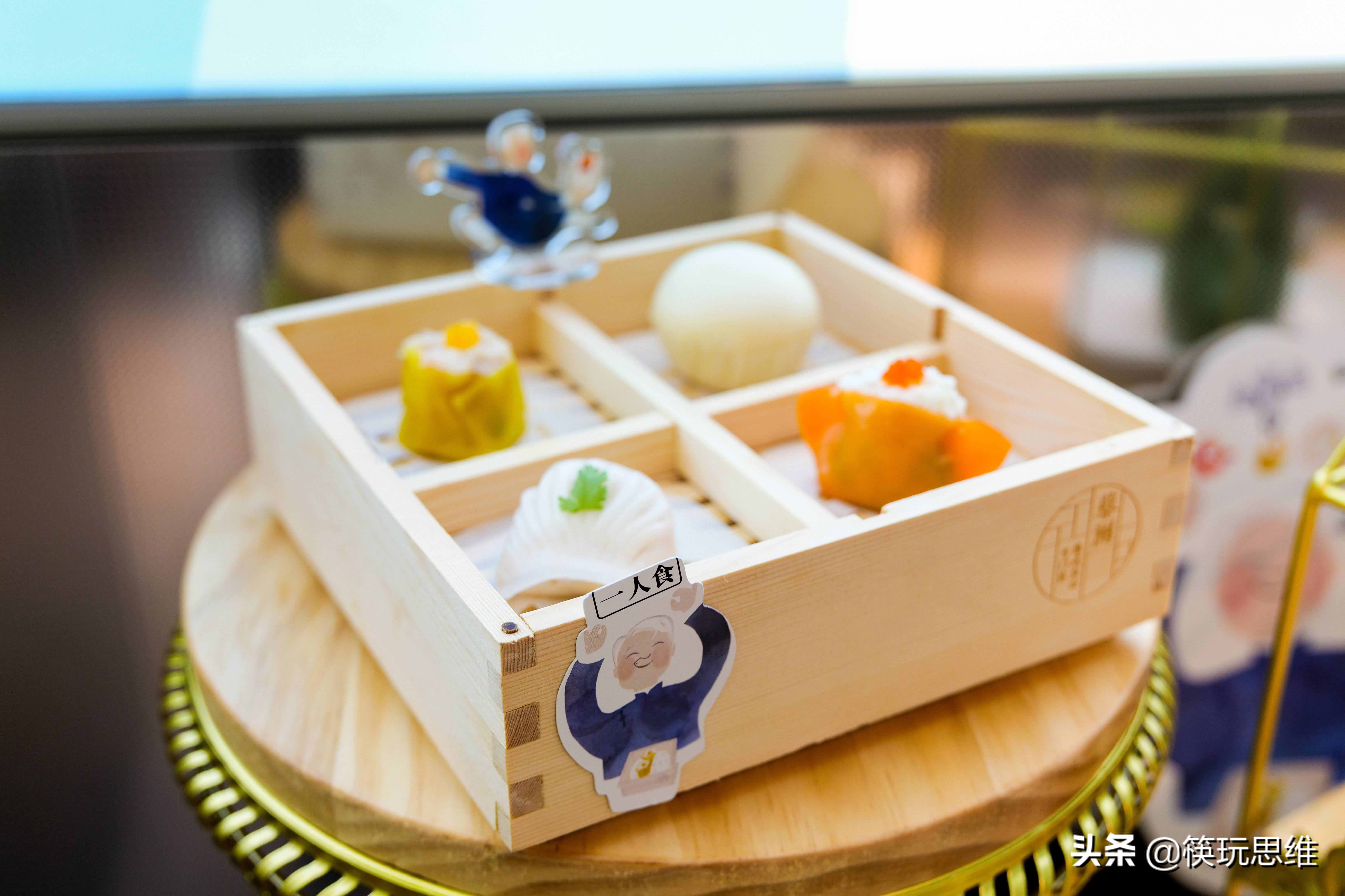 小吃品类又出新物种？网红品牌蔡澜港式点心专门店还能火多久？