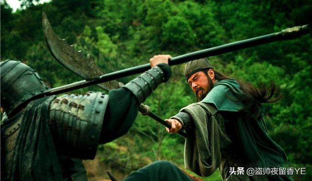 关羽的忠义体现在哪些故事里,关羽因其忠义勇武被世人称颂