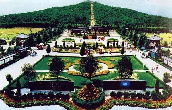 秦始皇陵是不是一个巨大的金字塔,秦始皇陵有超过5米厚的宫墙保护