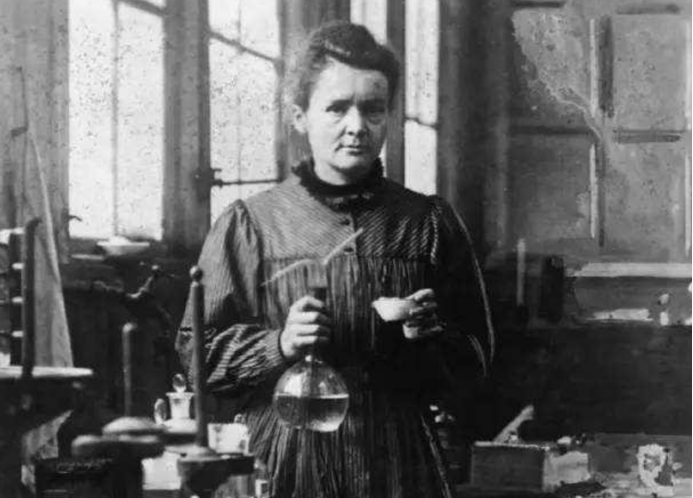 吃一口核废料会怎样？外国富豪把镭当补药，连喝1400瓶含镭药水