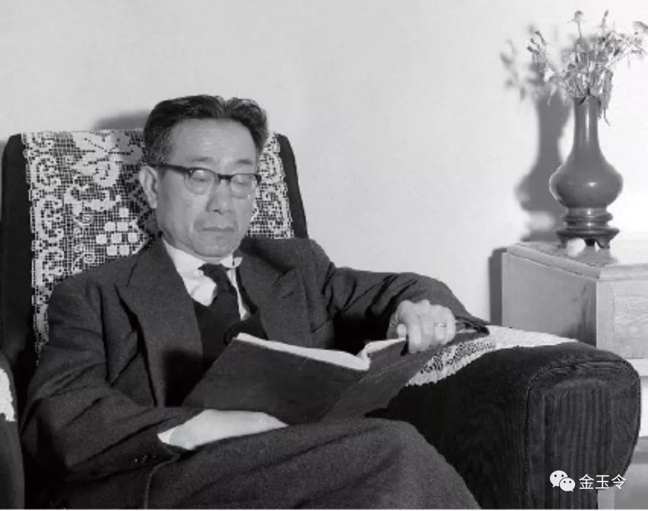 他是个神童13岁就考上了清华大学,他15岁考入北大19岁成为大学教师