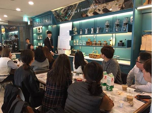 啊啊啊！喝咖啡时，我竟不小心“喝”了一幅名画？！