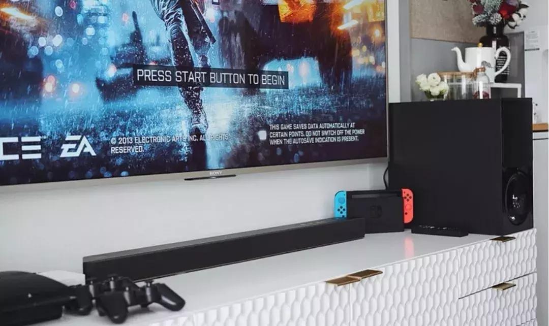 还在客厅看电视？有钱人都开始在家造影院了，全是黑科技