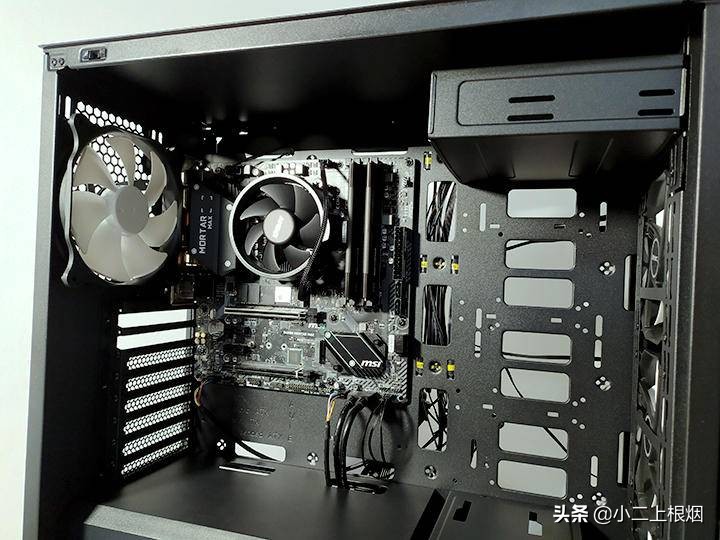 搞机日记:全模组全日系电容,用它作电脑的心脏,妥