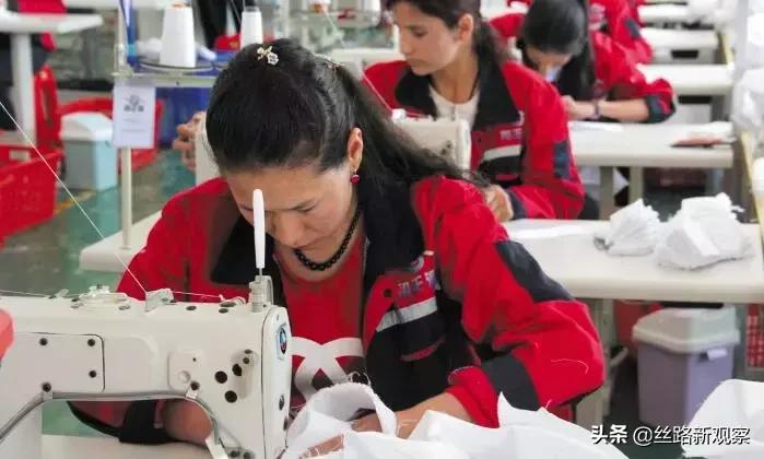 吉国国会议员：*疆新**职业技能教育培训中心是预防极端主义的妙方