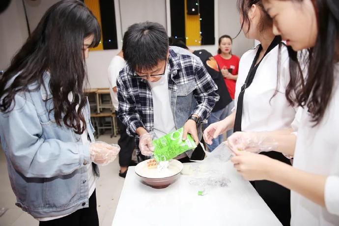 当生日遇上中秋，万茗堂生日节又会碰撞怎样的火花？