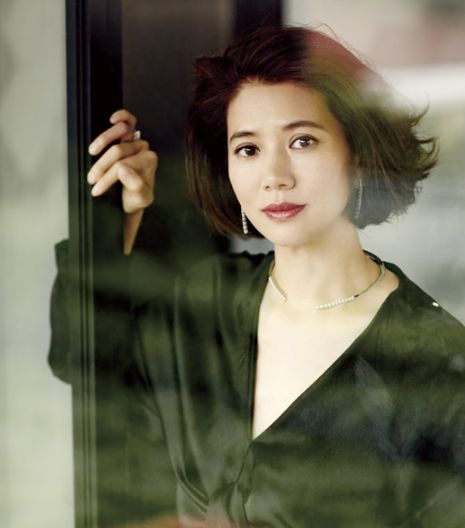 背1万包包去买菜,背十万的包去买菜