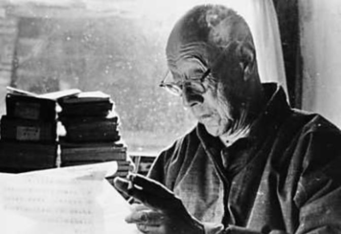 陈毅追悼会上，一副挽联引起毛主席注意，嘱周总理给安排工作