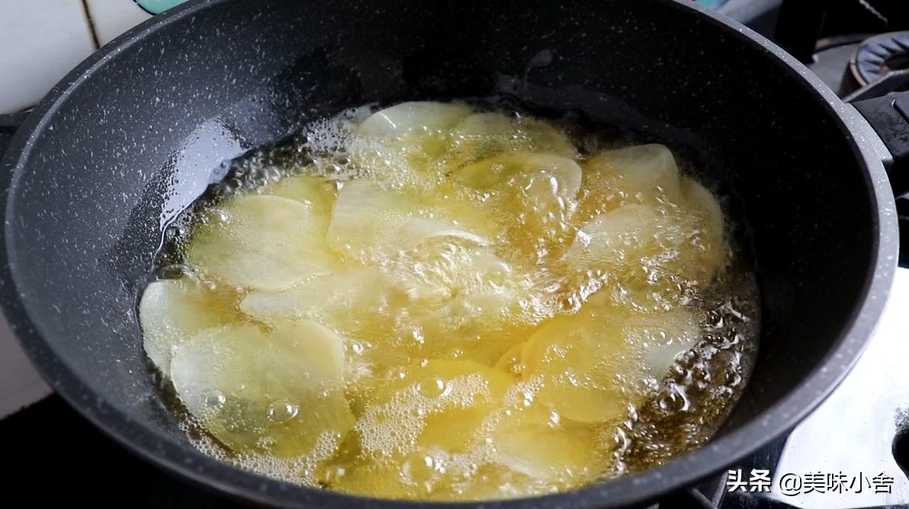 家里炸薯片最快最简单的方法,3分钟教你在家炸薯片又香又脆