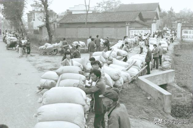 朋友，你对以前农村的庄稼把式，还熟悉多少？