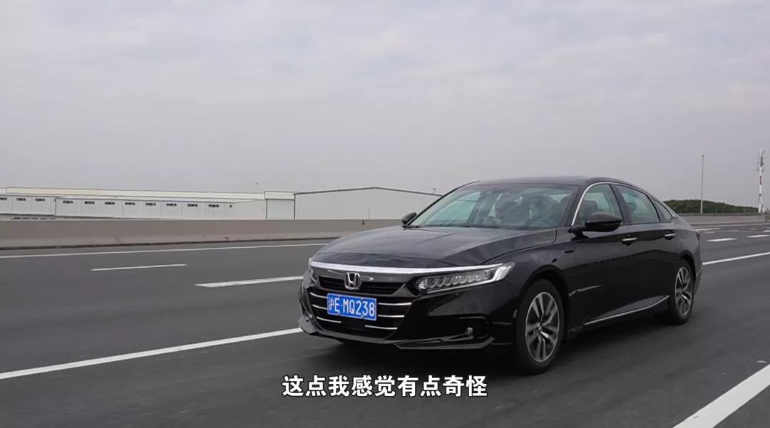 雅阁1.5t和天籁2.0t对比测评,21款天籁对比新款雅阁