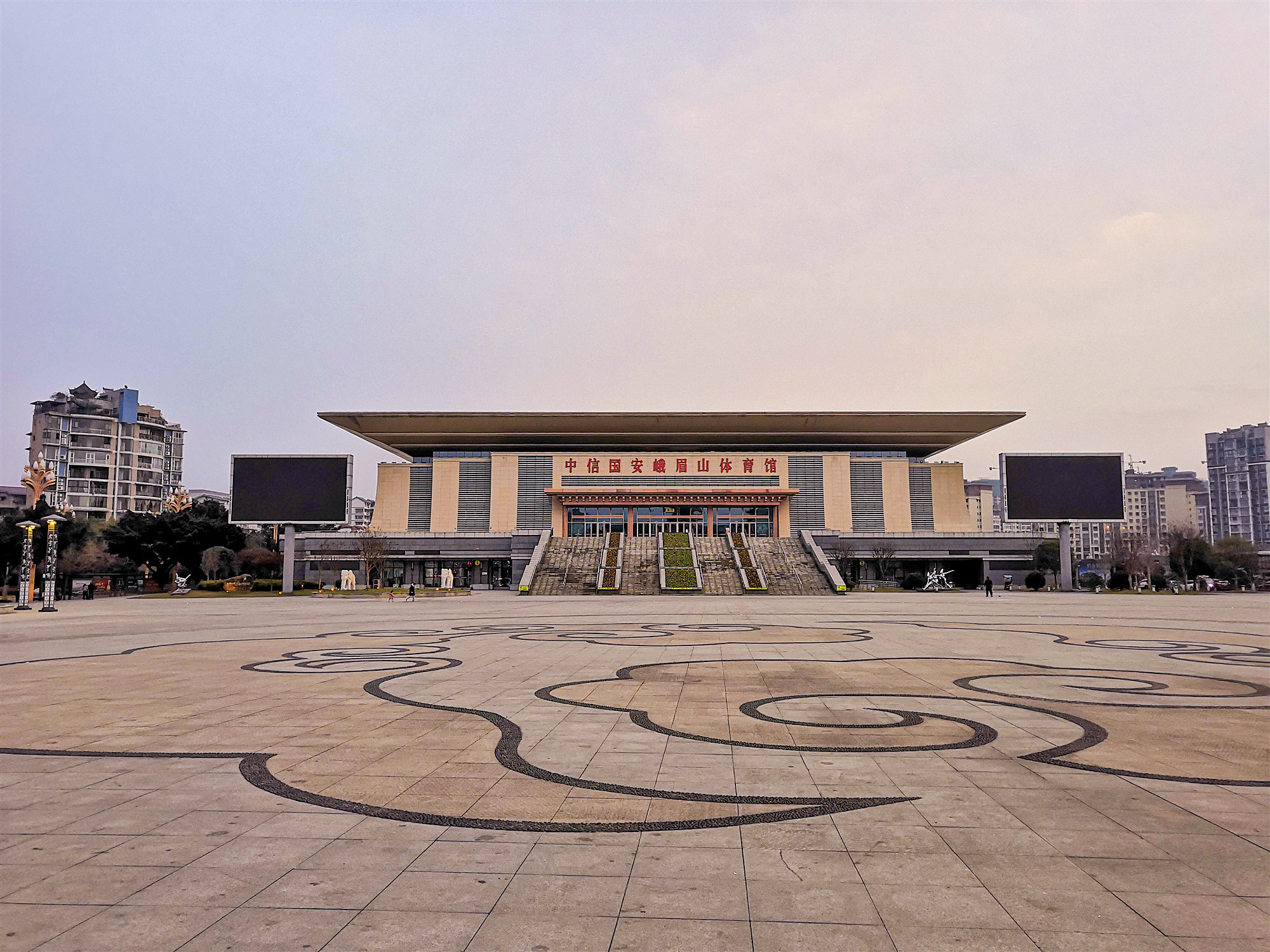峨眉山冬雪仙境,峨眉山象城旅游