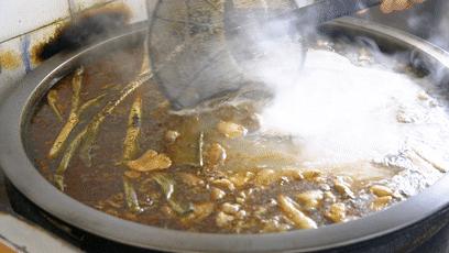 今天，带郑州的老铁们逛吃后河芦