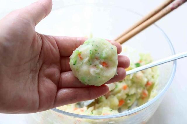 土豆饼煎不成形是什么原因,土豆饼蒸熟做法简单又好吃