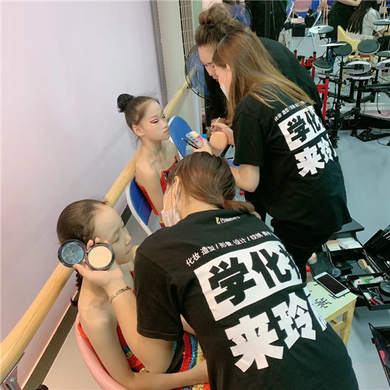 重庆最好化妆造型学校,重庆化妆造型去哪个店学