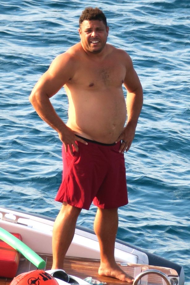 9号球员罗纳尔多,罗纳尔多传奇人生