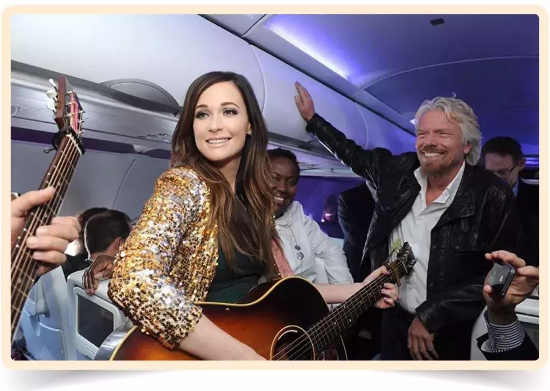 空姐在飞机上的坐姿,空姐坐飞机的奇葩经历