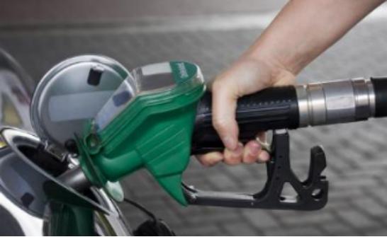 汽车加油跳枪后还可以加多少,汽车加油跳枪不处理有危险吗