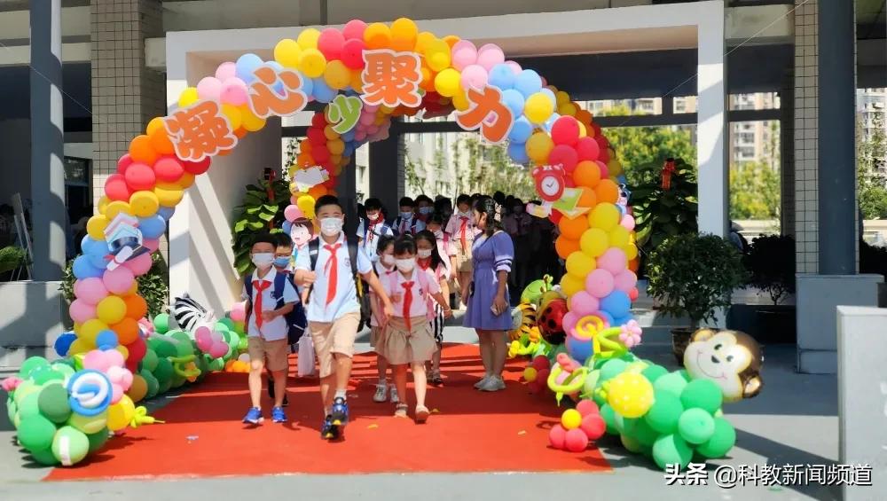 合肥工业大学欢迎新同学,热烈欢迎各位新同学返校