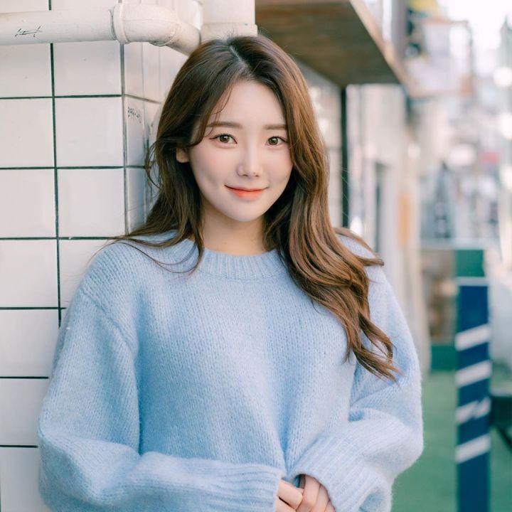 人像拍摄如何摆出自然的姿势,郁金香与人像拍照姿势照片