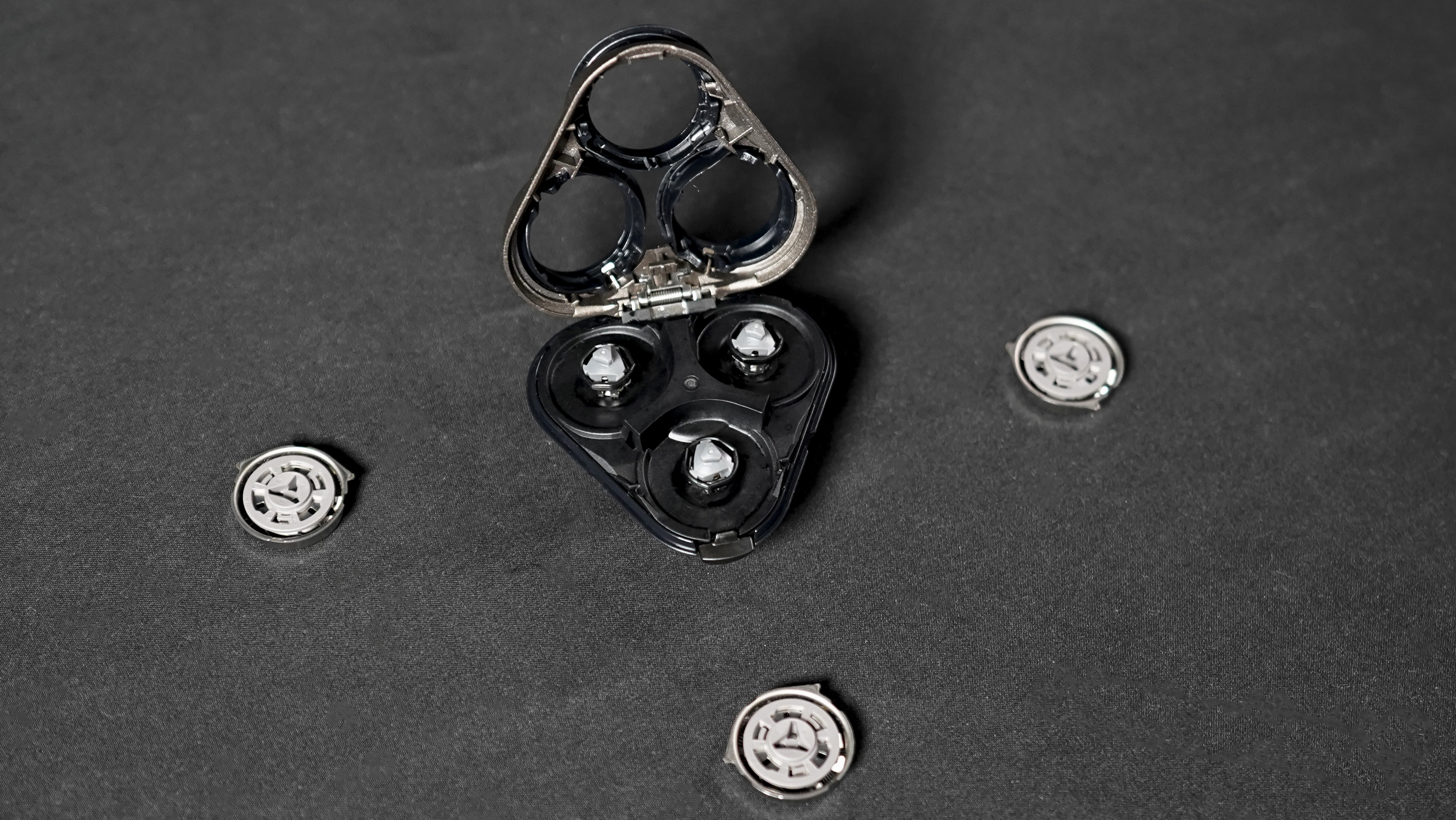 体验最新款剃须刀,大器天成剃须刀