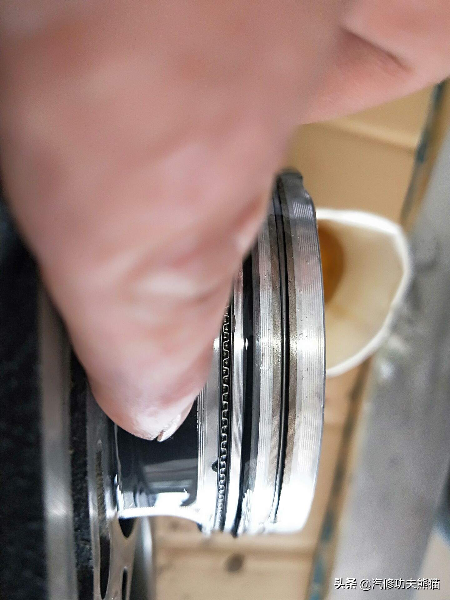 07年奥迪a6轻微烧机油怎么解决,奥迪2007款a6烧机油的原因