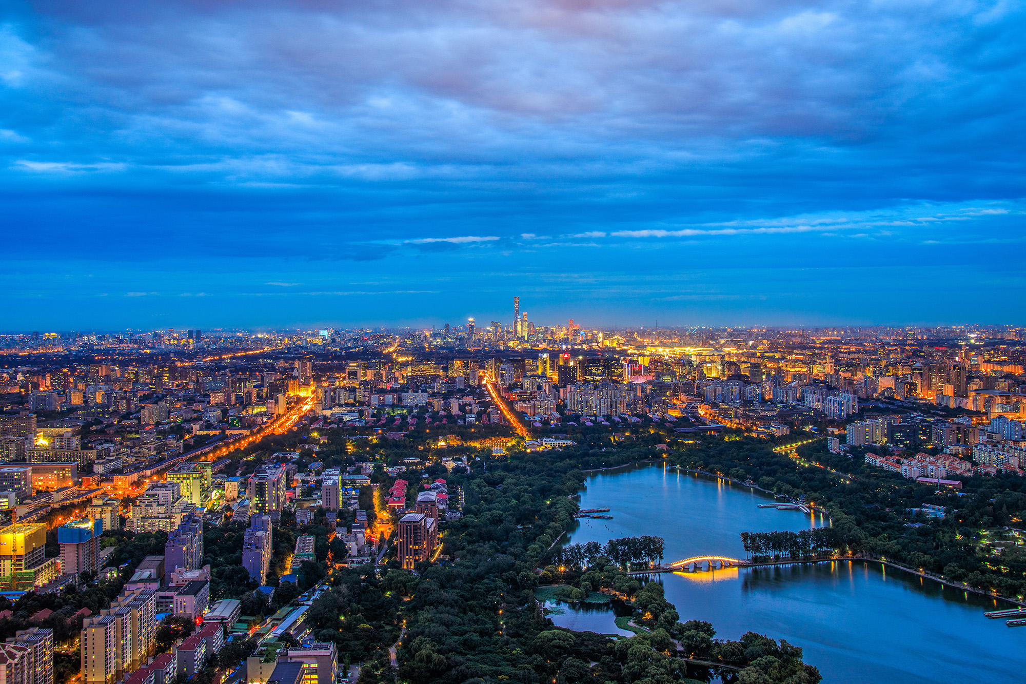 佳能ef24mmfm2.8广角镜头测评,佳能rf24-240镜头缺点