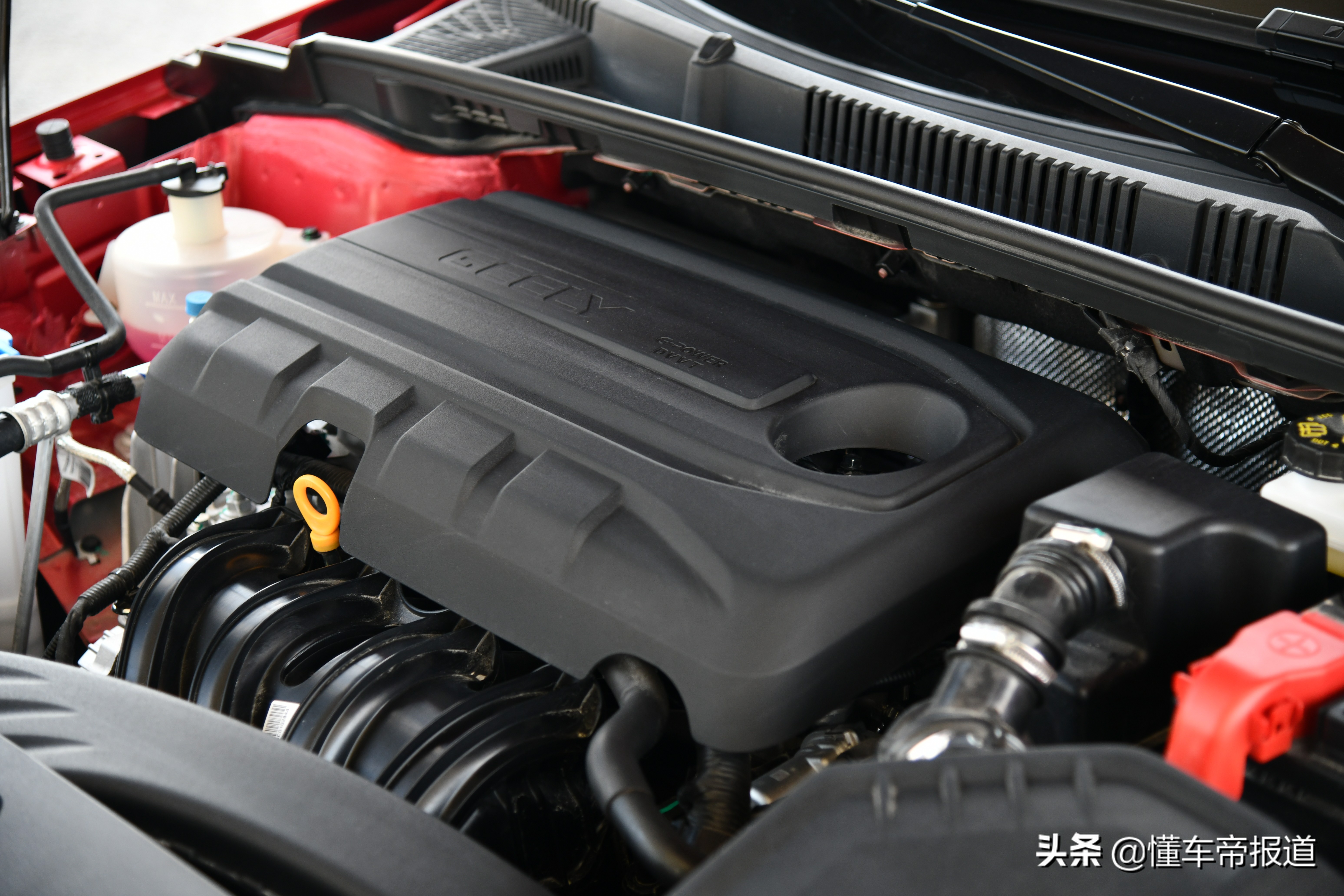 吉利帝豪第四代盘山公路试驾,新车内饰最好的汽车