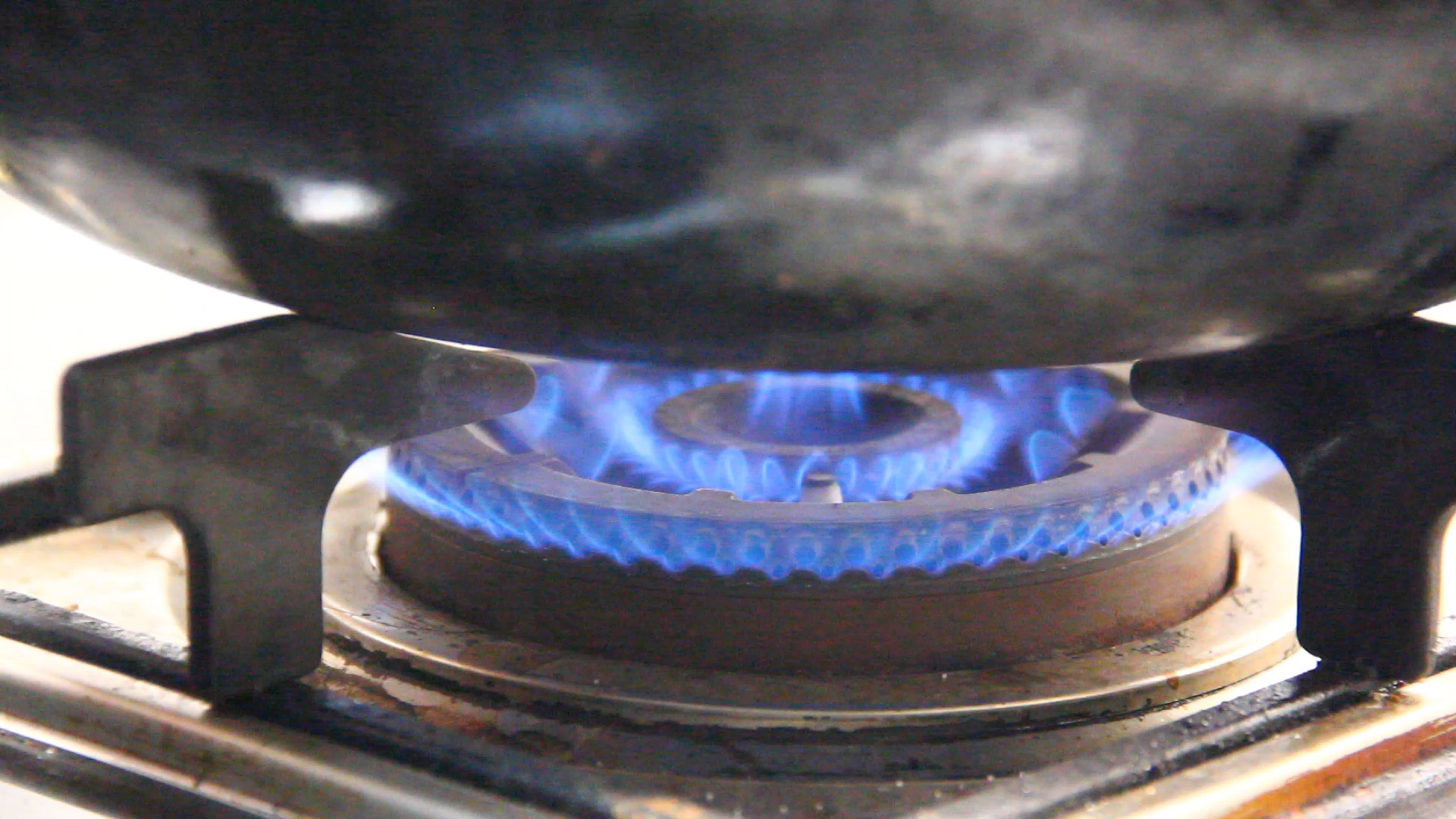 香菇牛肉酱二元一罐,香菇牛肉酱方便携带一小盒